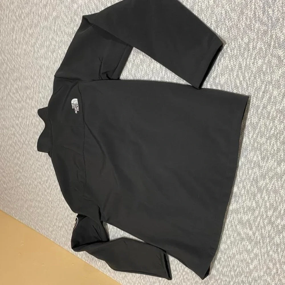 The North Face black softshell jacket Size L. SKU901#outdoor #hiking